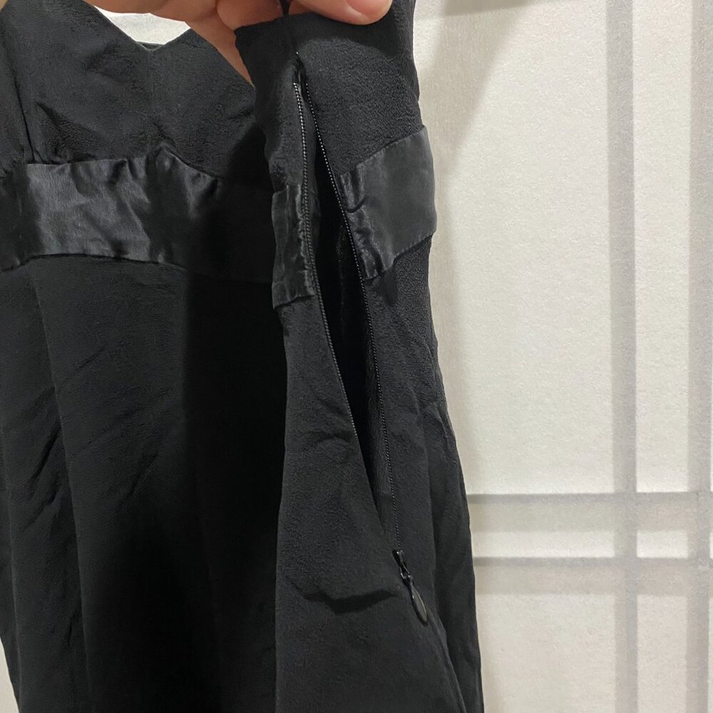 Gap Women's Empire Babydoll Chiffon Sleeveless Chiffon V-Neck Black Top - Picture 3 of 4